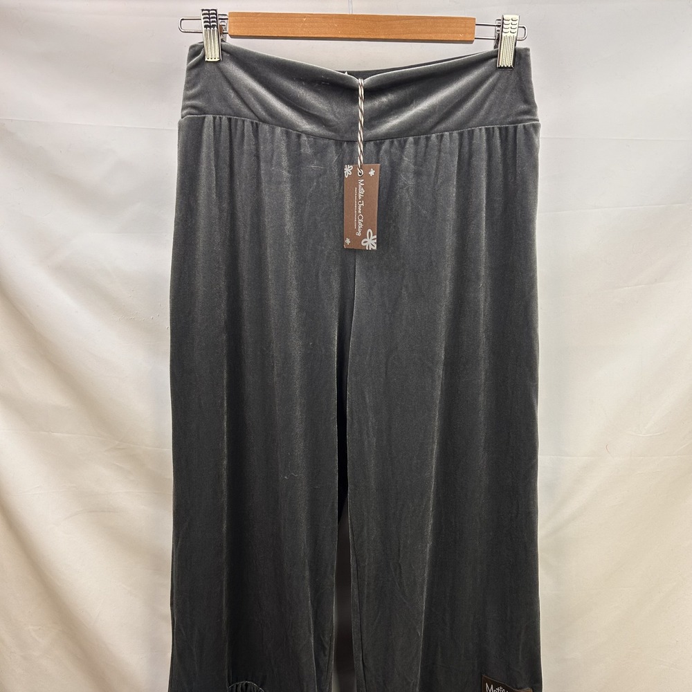 Matilda Jane Women's Solid Boho Grey Velvet Wide Ruffle Leg Pants M NWT - Picture 5 of 9